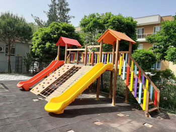 Çift kaydıraklı ve tırmanmalı oyun grubu
